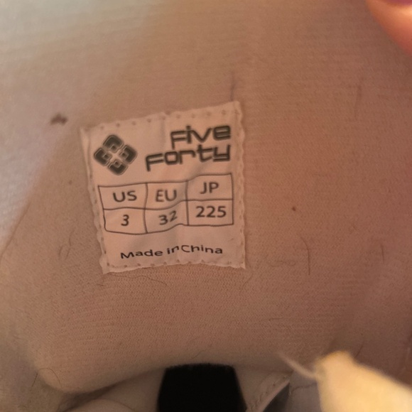 Youth size 3 snowboard boots - Picture 2 of 3